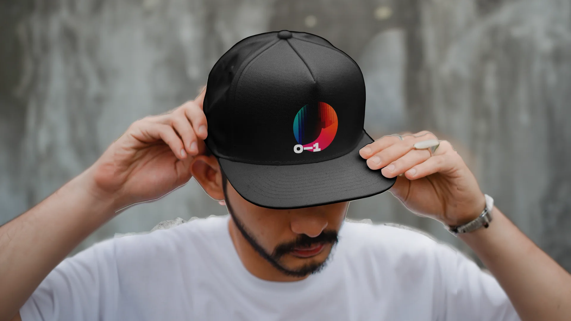 The cap, the knot embroidered